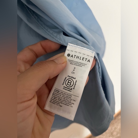 Athleta Performance Poplin Top - Picture 7 of 7